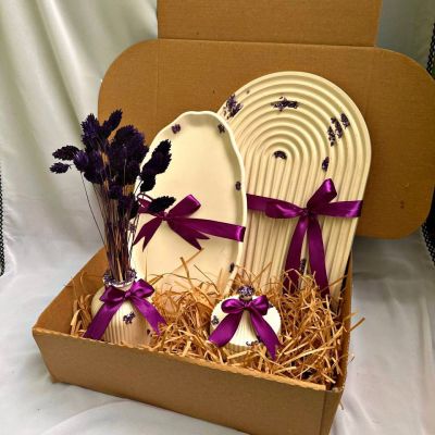 ديكور منزل ابيض 4 قطع مع احجار لافندر