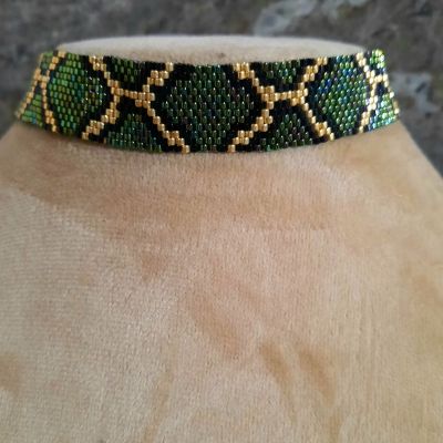 مجموعة تصميم جلد الثعبان باللون الأخضر من خرز الميوكى