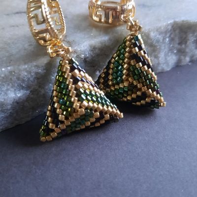 مجموعة تصميم جلد الثعبان باللون الأخضر من خرز الميوكى