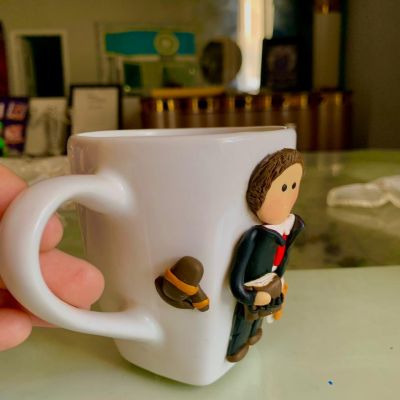 مج من الصلصال الحراري لمحامي