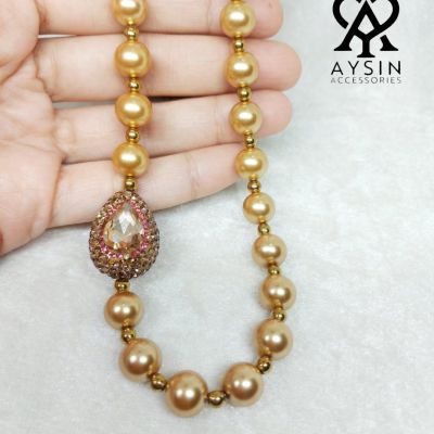 عقد من احجار اللؤلؤ المايورك 