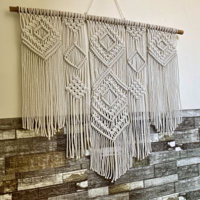 تعليقه حائط مكرميه كبيره 