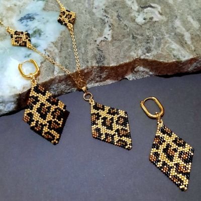 مجموعة تصميم أخر لجلد النمر الذهبى من خرز الميوكى