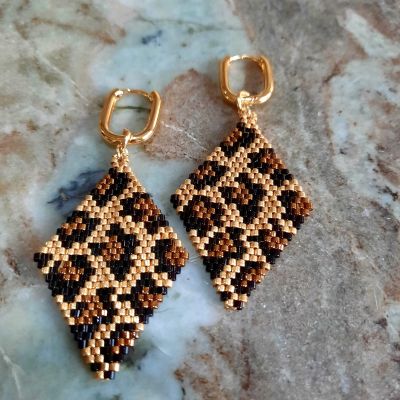 مجموعة تصميم أخر لجلد النمر الذهبى من خرز الميوكى