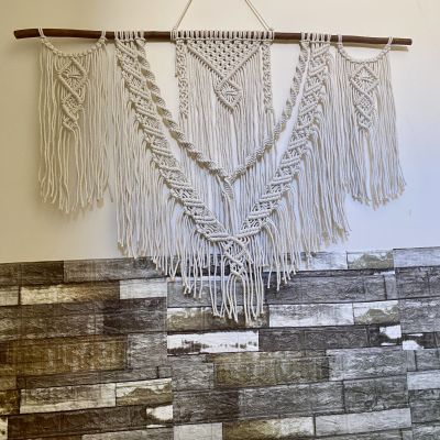 تعليقة حائط مكرميه كبيره 