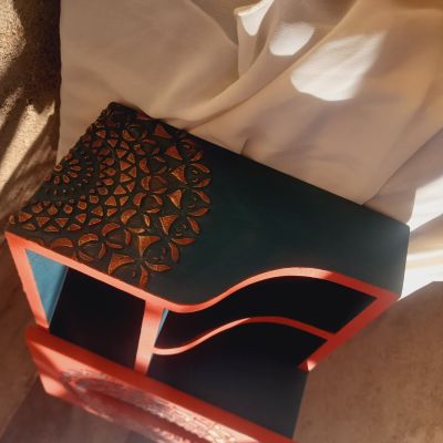 منظم للريموتات مع علبه مناديل بشغل بارز بالكامل 