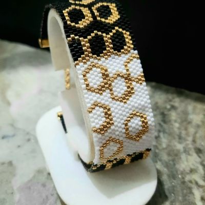 مجموعة الابيض والأسود مع الشكل السداسى من خرز الميوكى