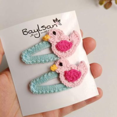 اتنين كلبس.. عصفورة