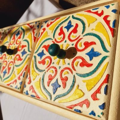 Nuts box with Andalusian embossed decorations