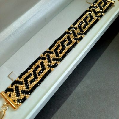 إسورة الأسود والذهبى بالطراز العربى من خرز الميوكى