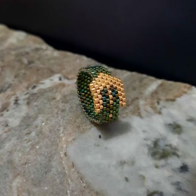 مجموعة الحزام باللون الأخضر المموج من خرز الميوكى