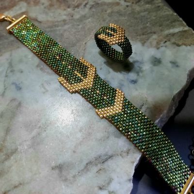 مجموعة الحزام باللون الأخضر المموج من خرز الميوكى