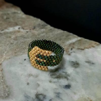 مجموعة الحزام باللون الأخضر المموج من خرز الميوكى