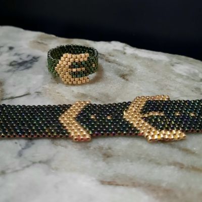 مجموعة الحزام باللون الأخضر المموج من خرز الميوكى