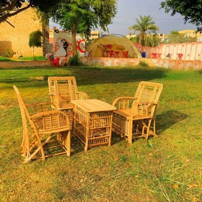 طقم اربع كراسي وترابيزة 