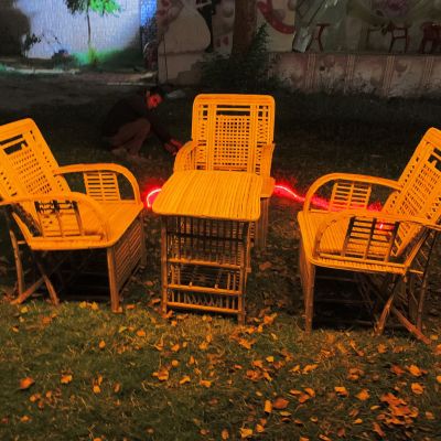 طقم اربع كراسي وترابيزة 