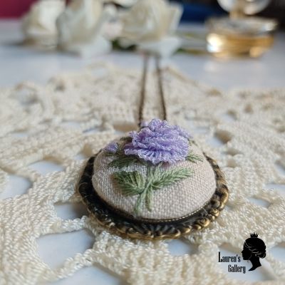 Embroidery necklace