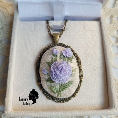 Embroidery necklace