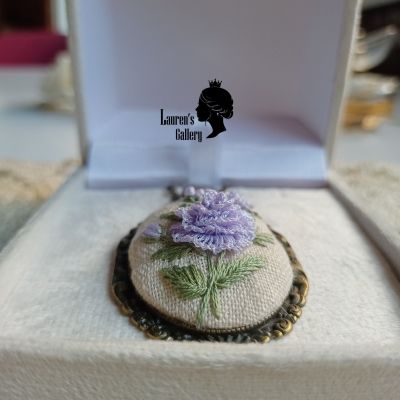Embroidery necklace