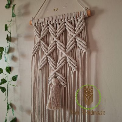 معلقه مكرميه صغيرة 