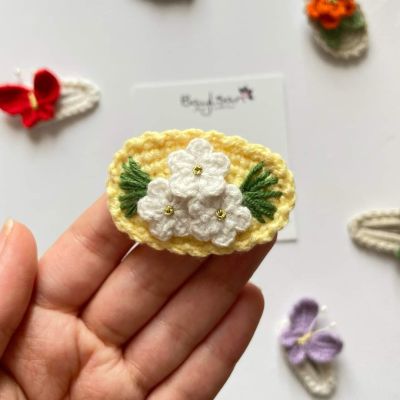 double clips.. coverd triple white flowers