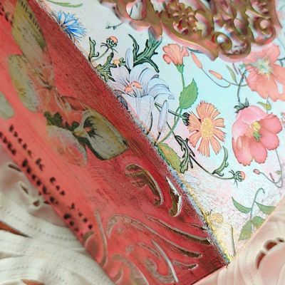 صندوق المناديل بالديكوباج 