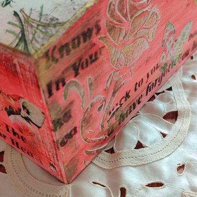 صندوق المناديل بالديكوباج 