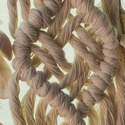 معلقه للسياره بالمكرميه 