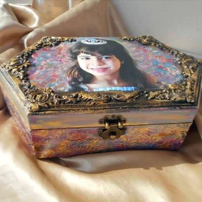 صندوق ملون بصورتك 