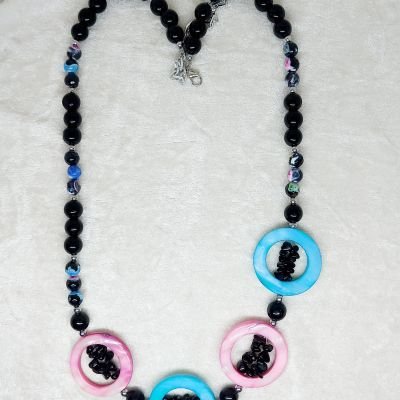 عقد من احجار العقيق 