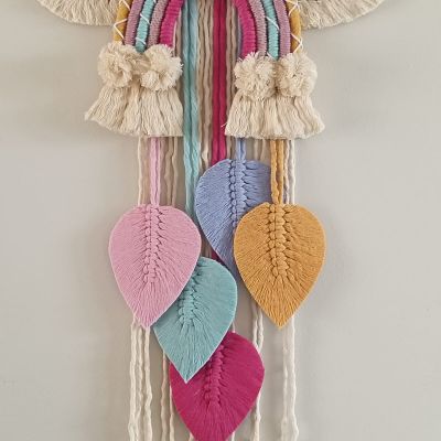 سحابة مكرمية باسم الطفل 