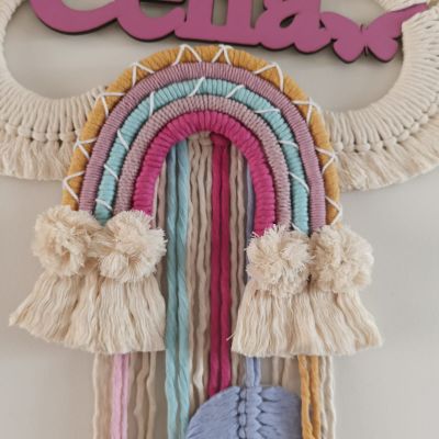 سحابة مكرمية باسم الطفل 