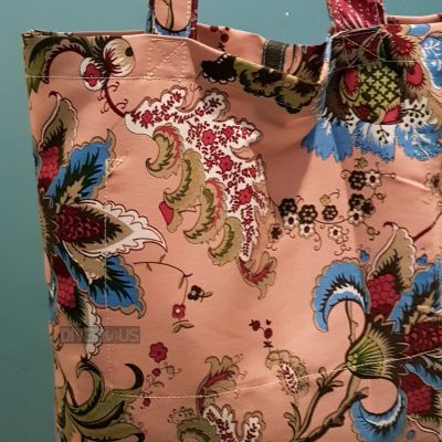 حقيبة من قماش القطن والجلد الطبيعي 