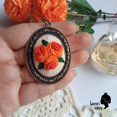 Embroidery necklace