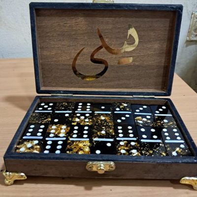 دومينو من الريزن مع بوكس لحفظ الدومينو