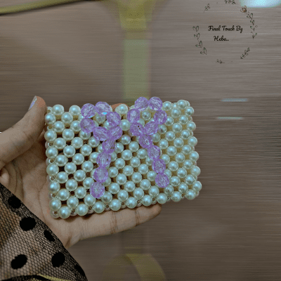 حافظة كروت باللون لاڤندر اللؤلؤ 