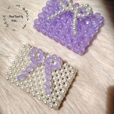 حافظة كروت باللون لاڤندر اللؤلؤ 