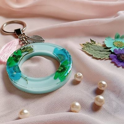 ميدالية ريزن مع الورد المجفف