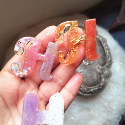 ماديليات رايزن حروف و فراشات 