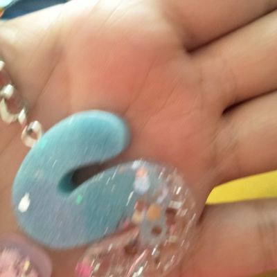 ماديليات رايزن حروف و فراشات 