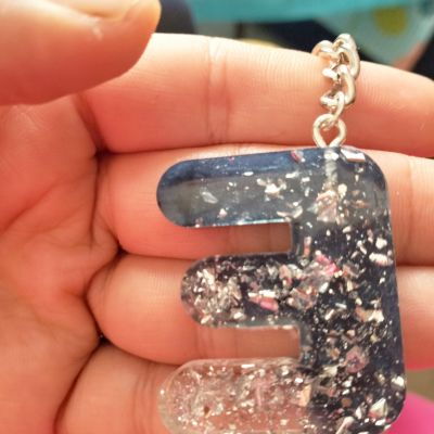 ماديليات رايزن حروف و فراشات 