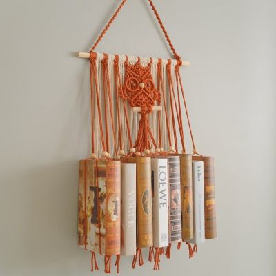 حامل كتب مكرامية 