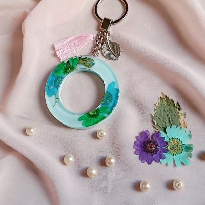 ميدالية ريزن بالورد المجفف