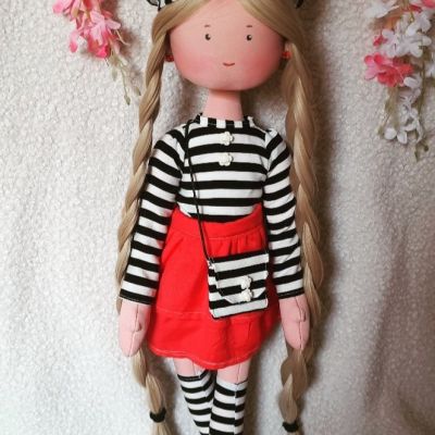 عروسه بنقطتين