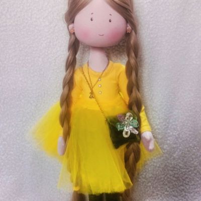 عروسه بنقطتين