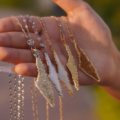 سلسال خريطة فلسطين بألوان لامعة مختلفة من خرز الميوكى