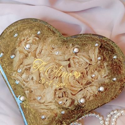 قلب ريزن لحفظ ورد الخطوبة مقاس 25 سم