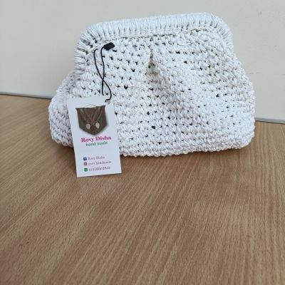 Trendy crochet clutch