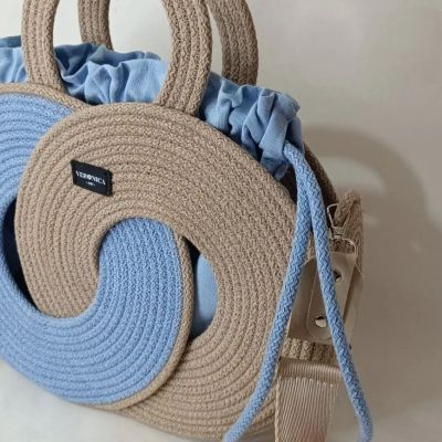 Trendy bag with zigzag art