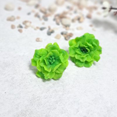 أقراط الزهور من البوليمر كلاي